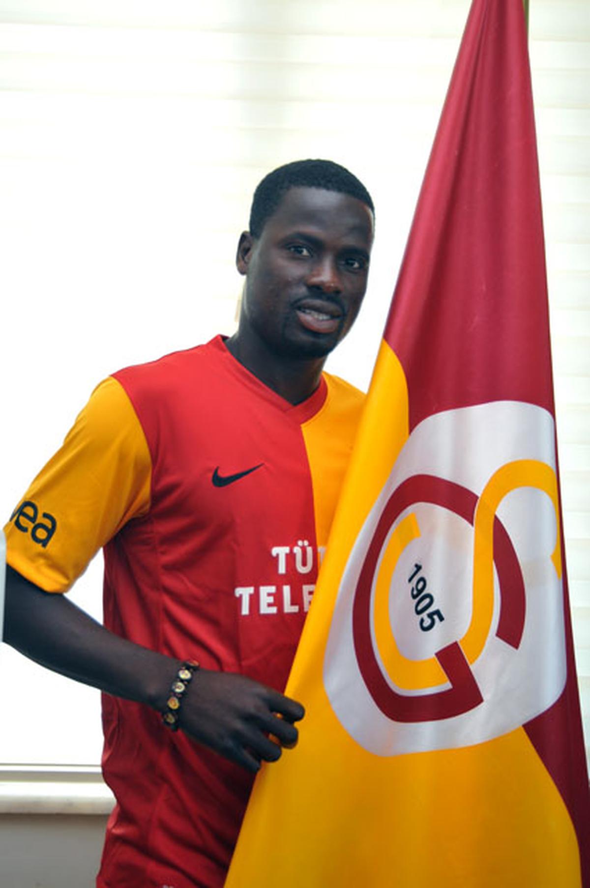 Galatasaraylı Futbolcu Emmanuel Eboue Açıklaması