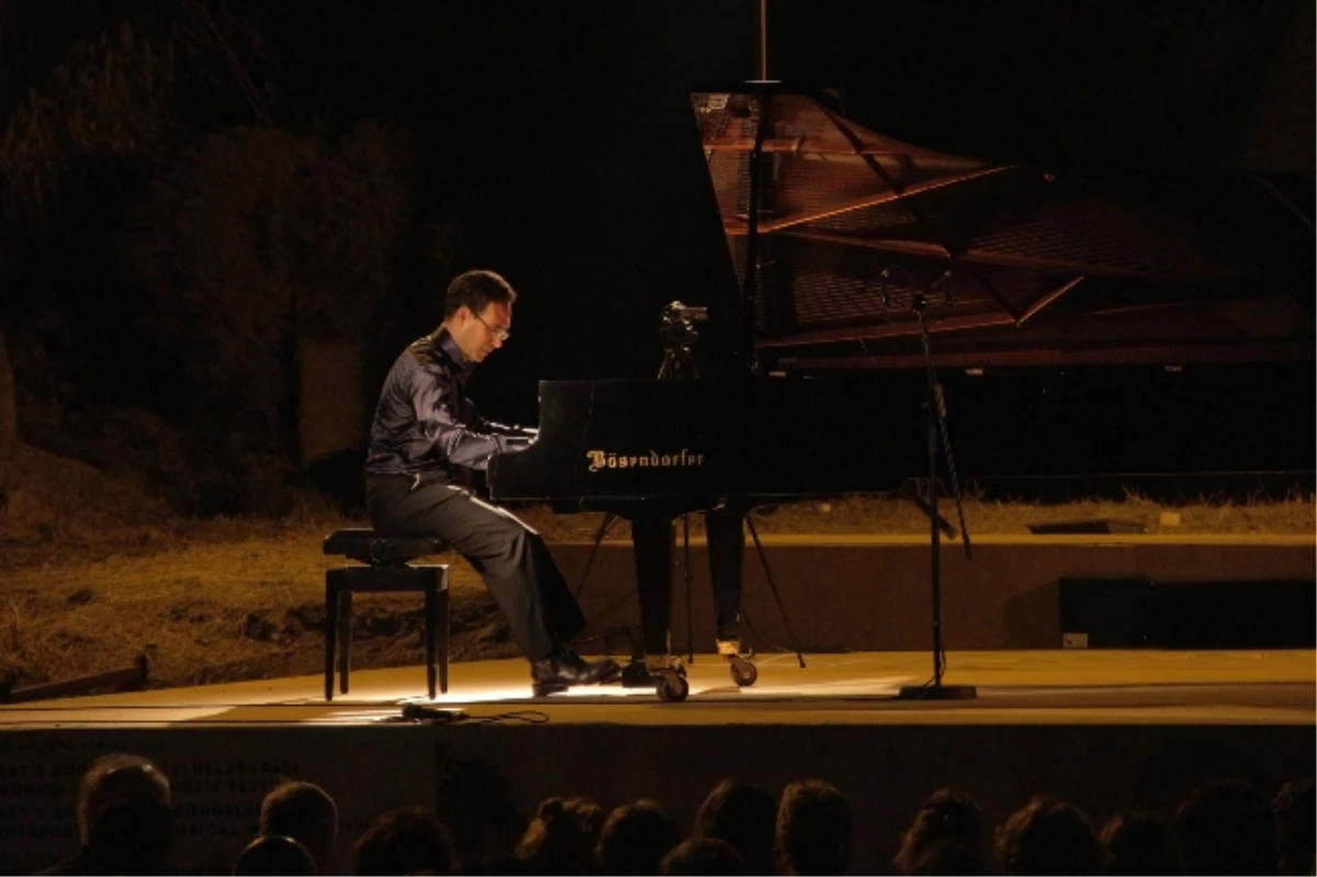 İtalyan Piyanist Ragone Gümüşlük\'te Konser Verdi