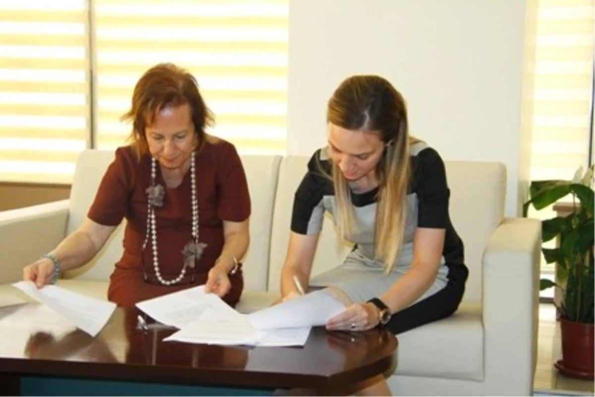 İzmir\'de Tıp Eğitiminde İşbirliği Protokolü İmzalandı