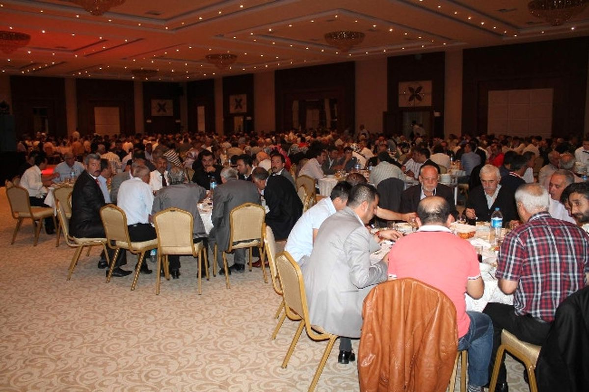 MHP\'liler Parti Teşkilatınca Düzenlenen İftarda Buluştu