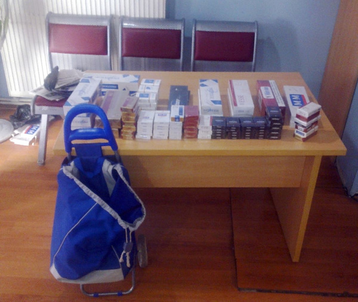 Pazar Çantasından Kaçak Sigara Çıktı