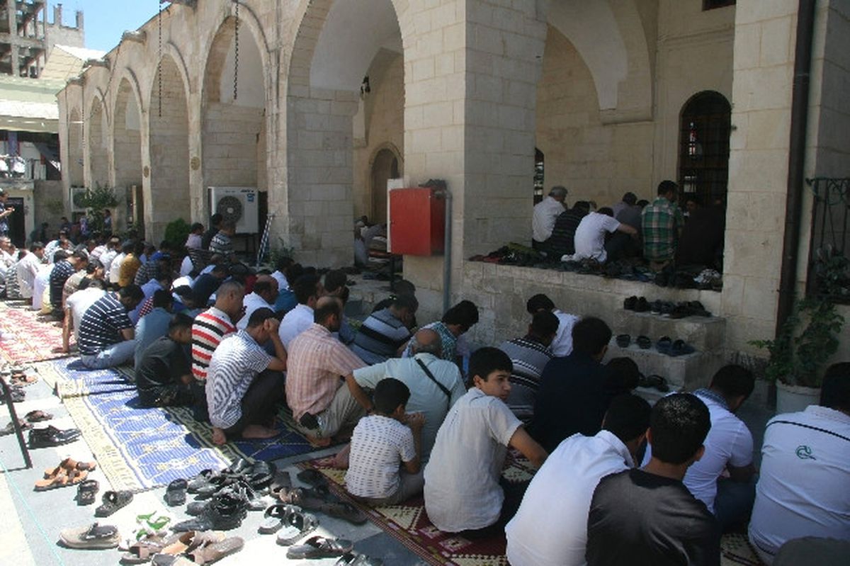Ramazan Ayının Son Cuma Namazına Yoğun İlgi