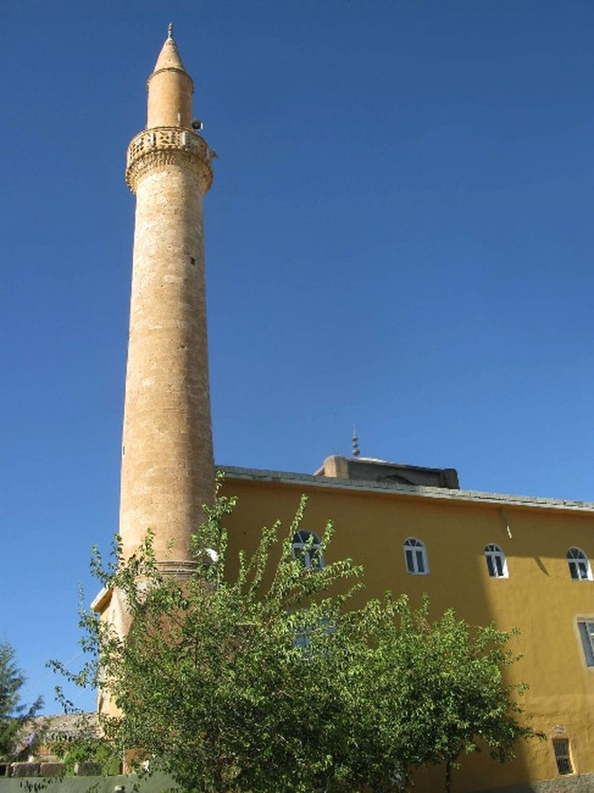Tarihi Cami ve Minaresi Kurtarılıyor