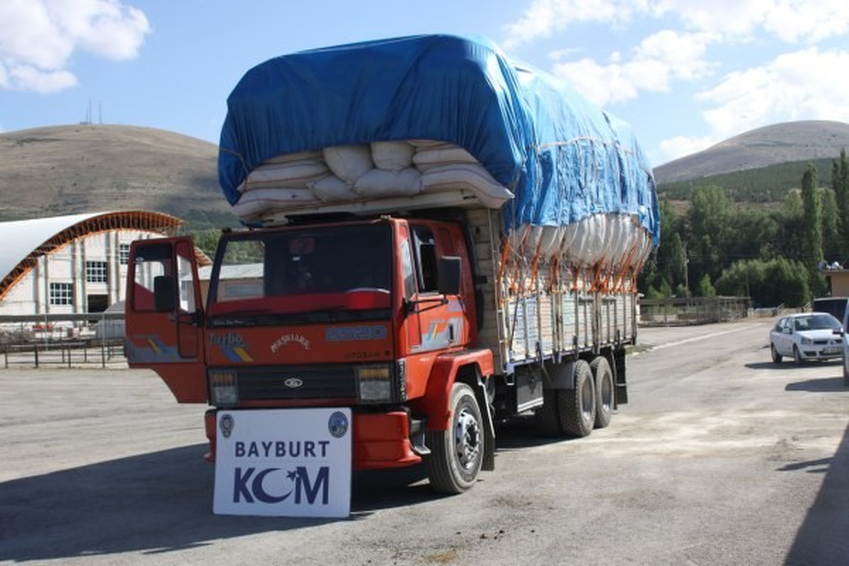 Bayburt\'ta Bir Kamyon Dolusu Kaçak Sigara Ele Geçirildi