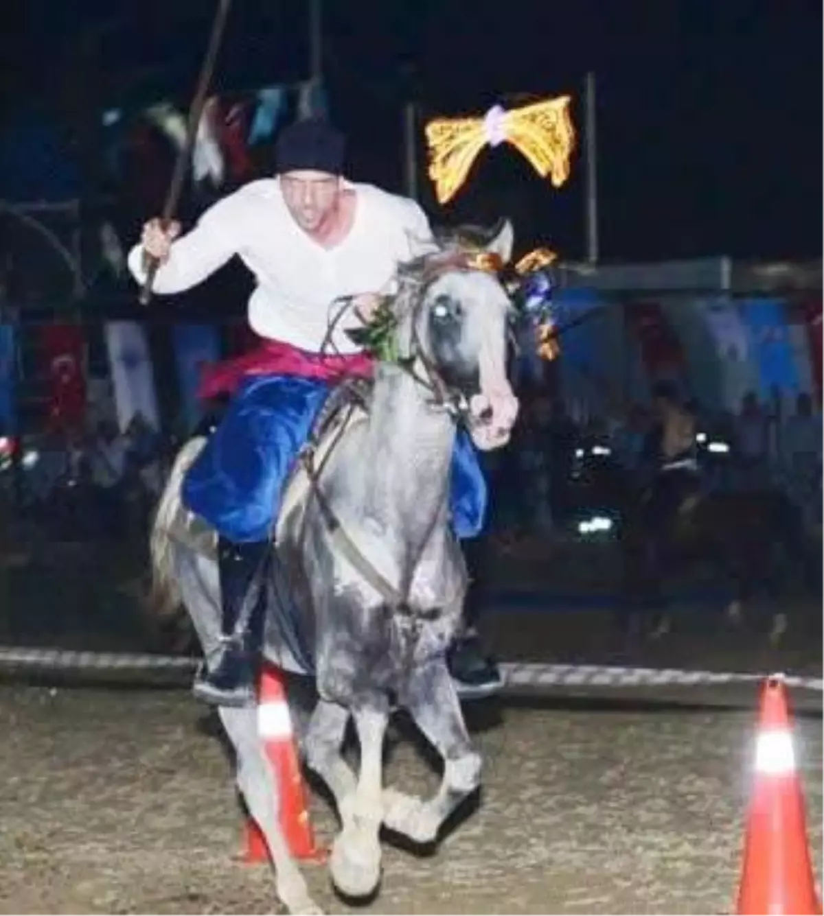 Cemal Hünal At Üzerinde Şov Yaptı