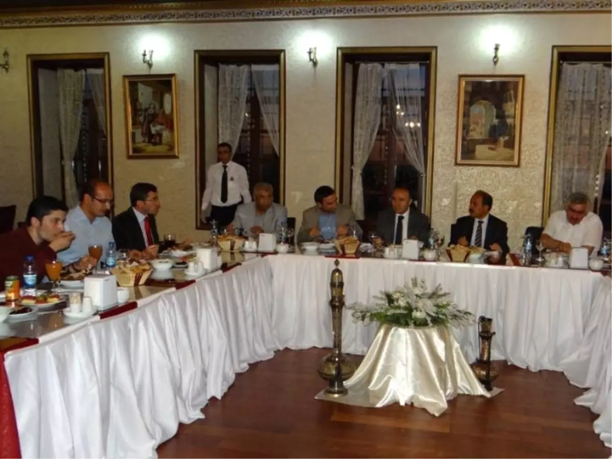 Erzurum Valisi Ahmet Altıparmak Şehirder\'in İftarında