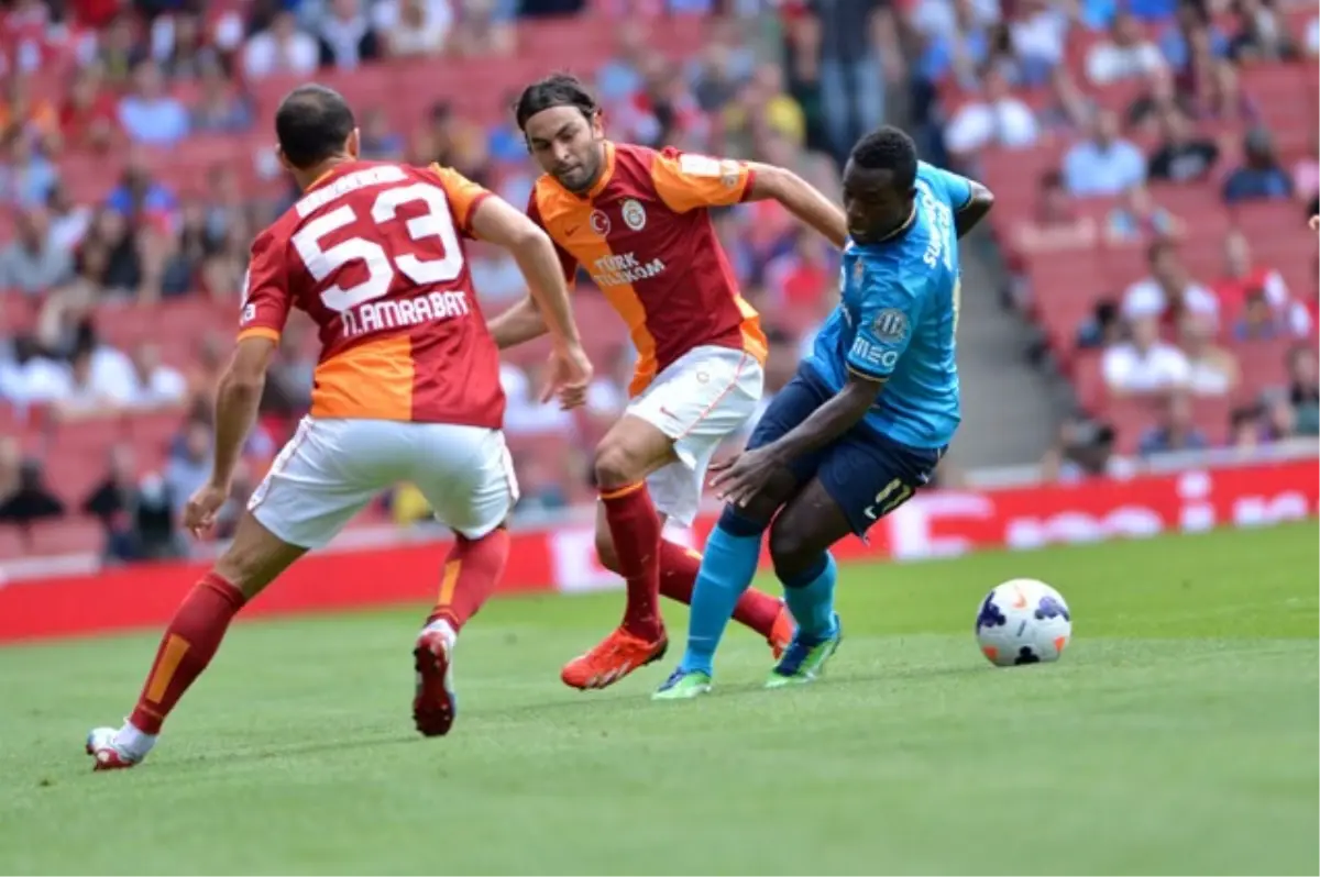 Galatasaray Emirates Cup\'a Galibiyetle Başladı