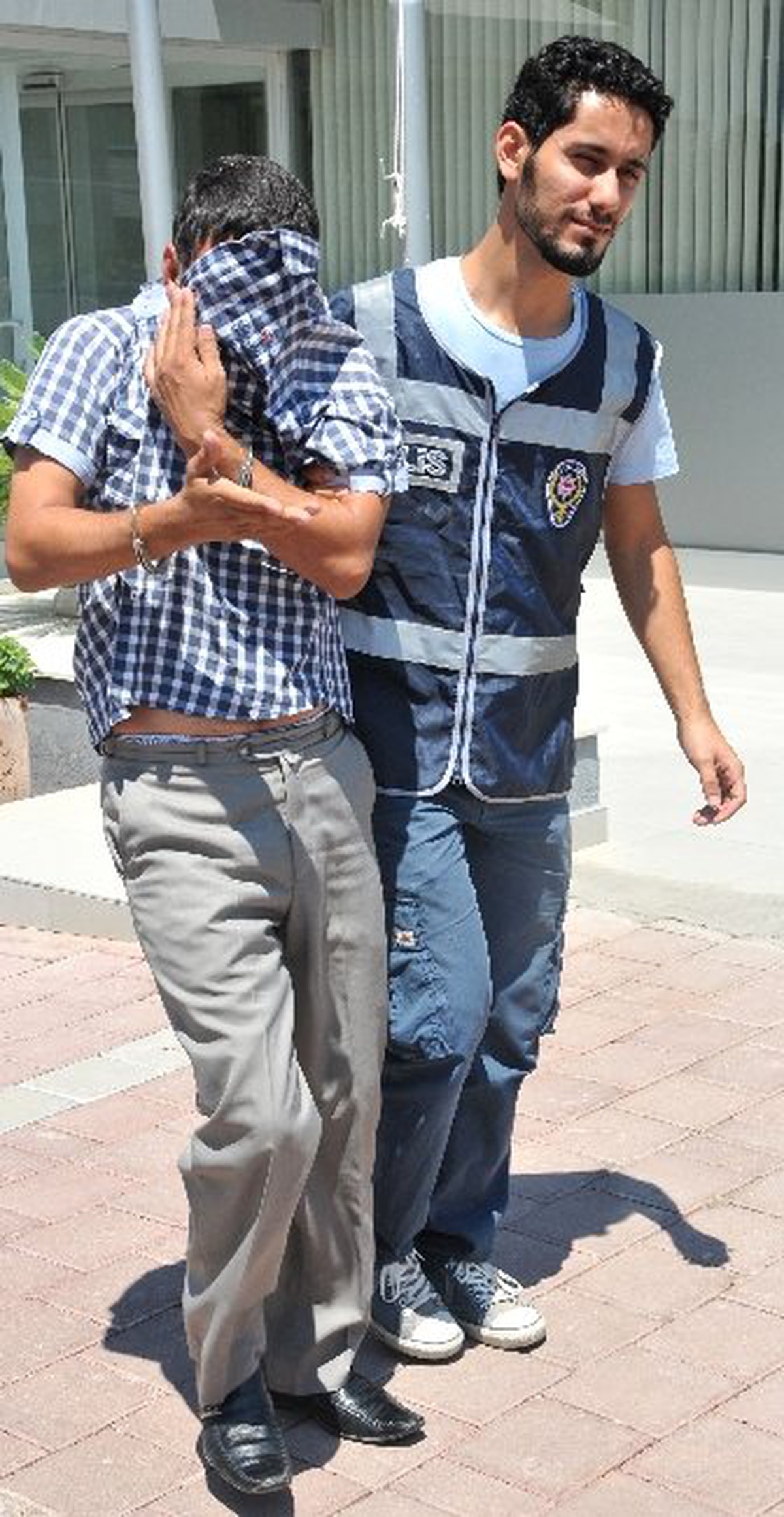 İki Ayrı Uyuşturucu Operasyonunda 3 Kişi Gözaltına Alındı