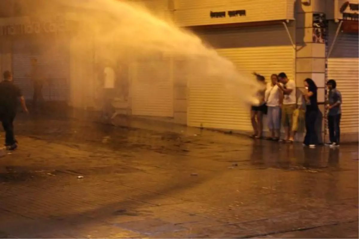 İstiklal Caddesi\'nde Polis Müdahalesi