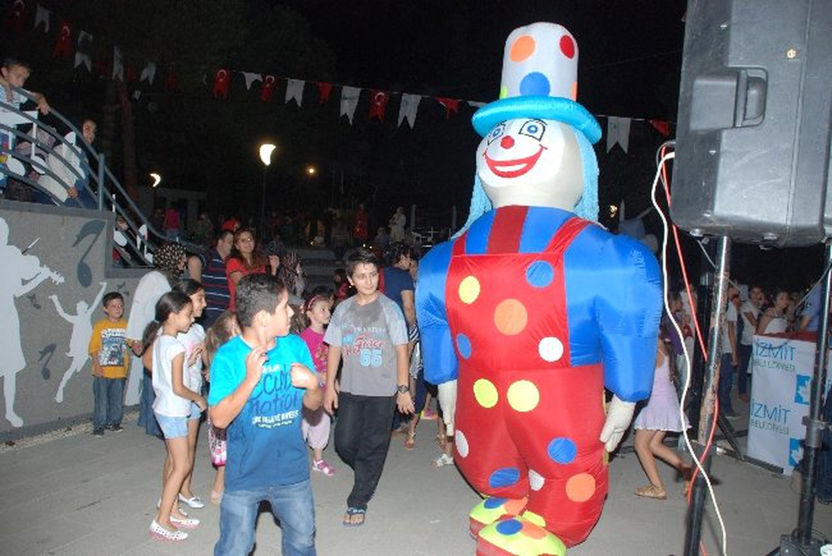 İzmit\'te Ramazan Etkinlikleri Çocukları Coşturuyor