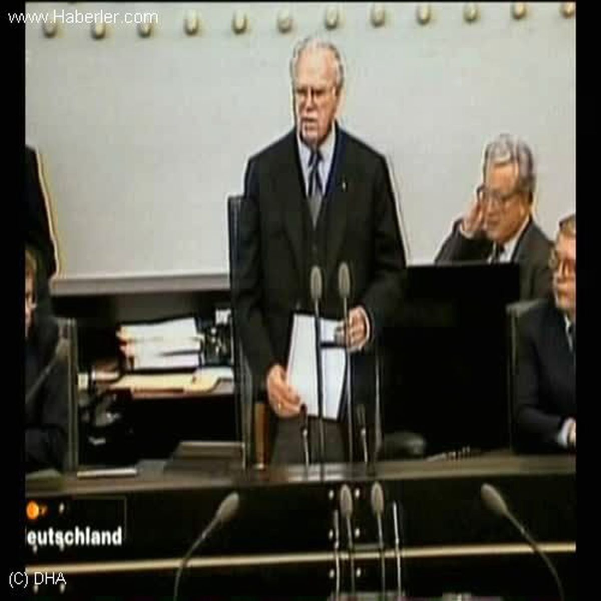 Kohl O Sözlerinin Arkasında