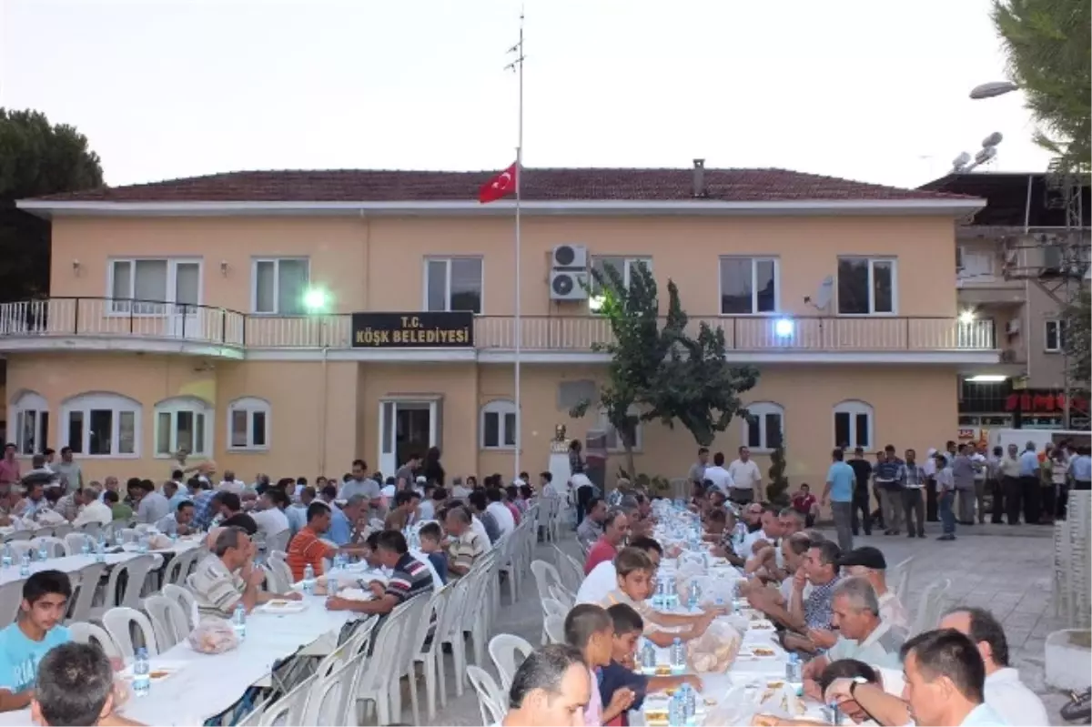 Köşk Esnafı ve İşadamları İftar Yemeğinde Bir Araya Geldi