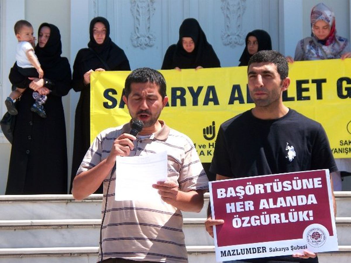 Mazlumder\'den Okullarda Kıyafet Serbestliği İçin Eylem