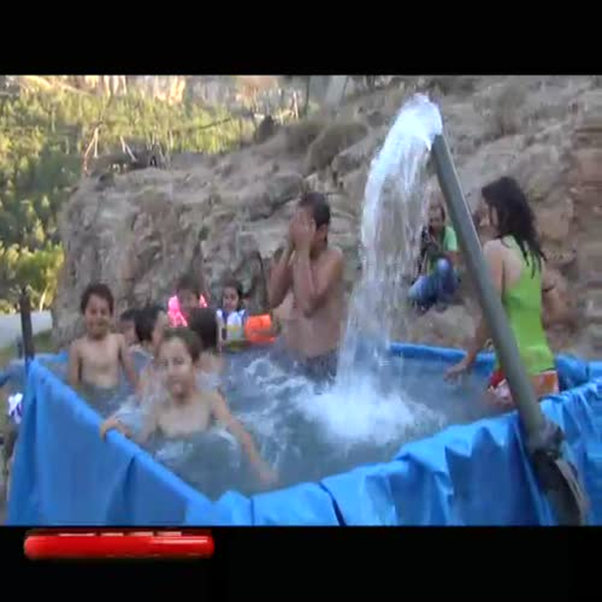 Sıcaktan Bunalan Çocuklara Römorkten Havuz