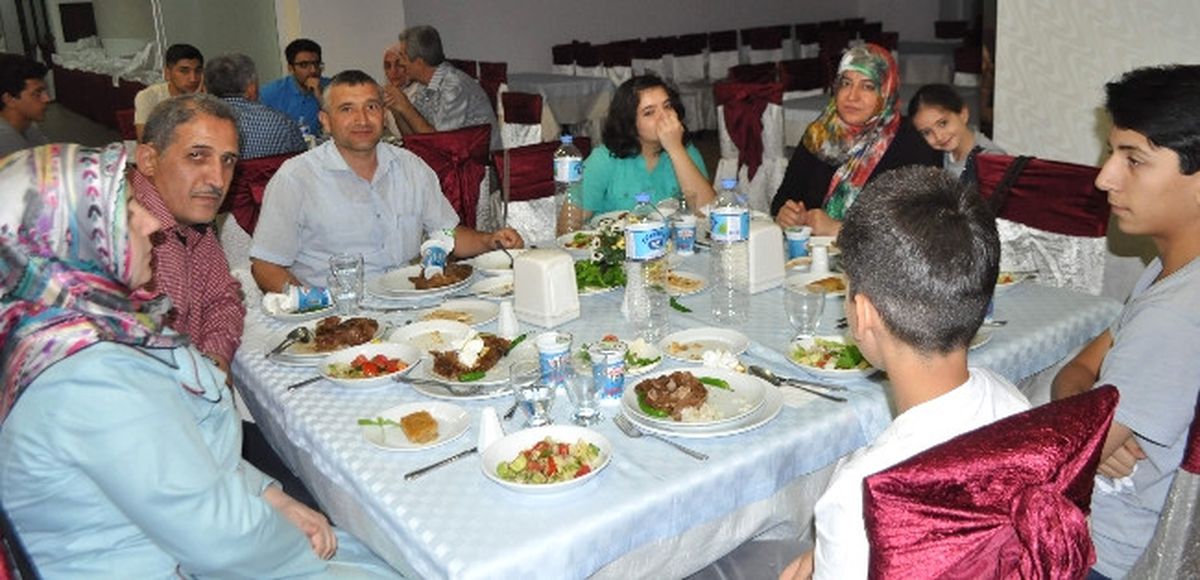 Türk Kültür Sanat Sen İftar Yemeği Verdi