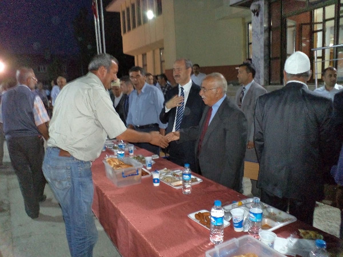 Vali Büyükersoy Vartolularla İftar Açtı