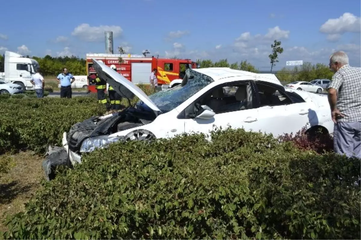 Yünsa Kavşağında Trafik Kazası: 2 Yaralı