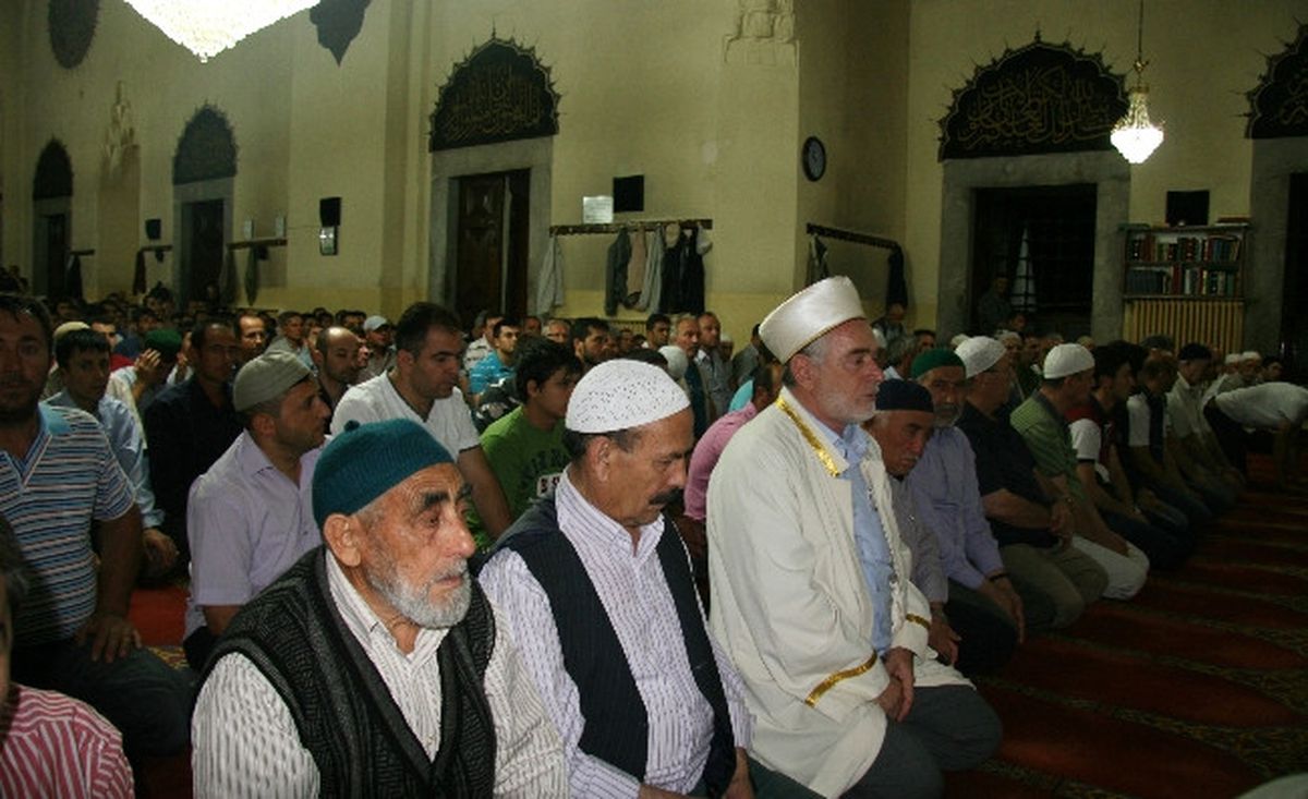 Afyonkarahisar\'da Vatandaşlar Kadir Gecesi\'nde Camilere Akın Ettiler