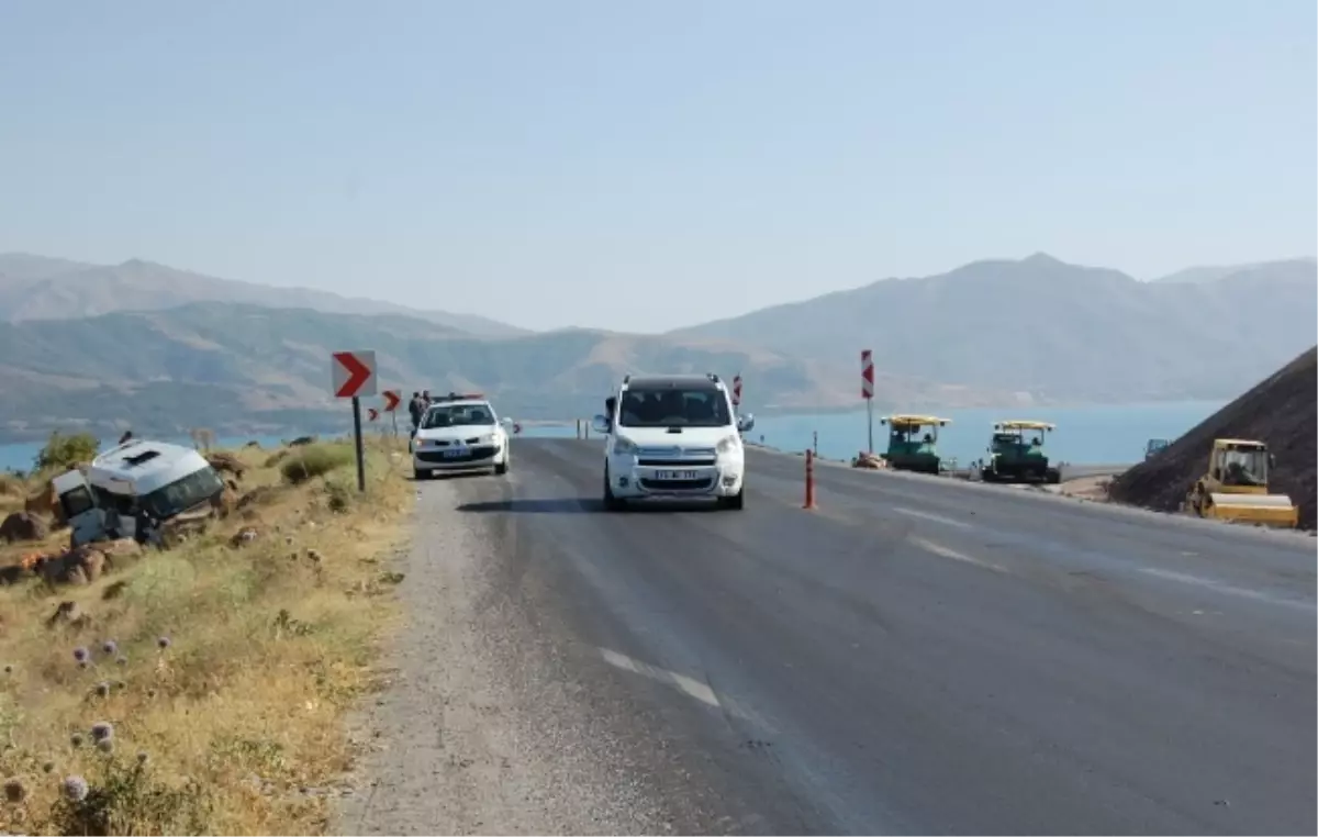 Bitlis\'te Trafik Kazası: 14 Yaralı