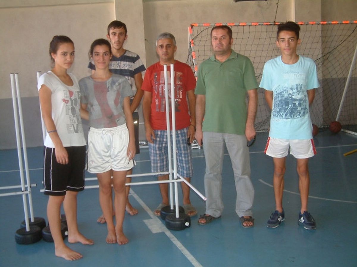 Burhaniye\'de Sağlık Meslek Salonu Sporseverlere Açıldı