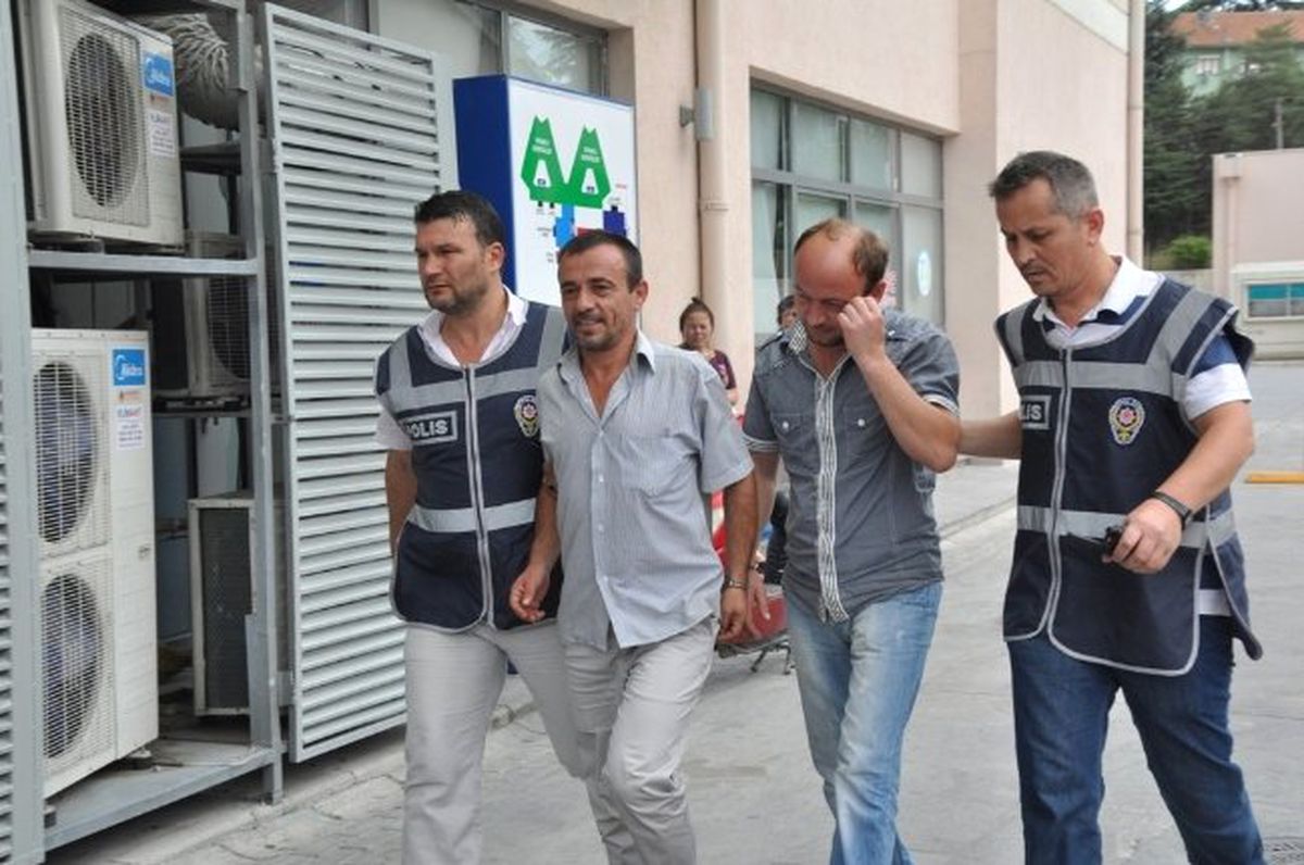 Farklı Suçlardan Aranan İki Kişi Yakalandı