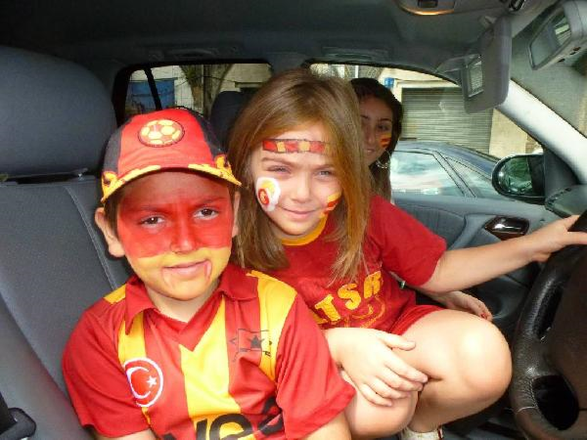 Galatasaraylı Aile Arsenal Maçını Bekliyor