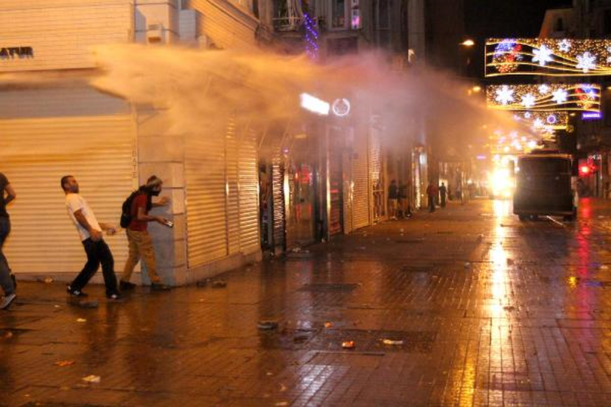 İstiklala Caddesi\'nde Müdahale Gece de Devam Etti