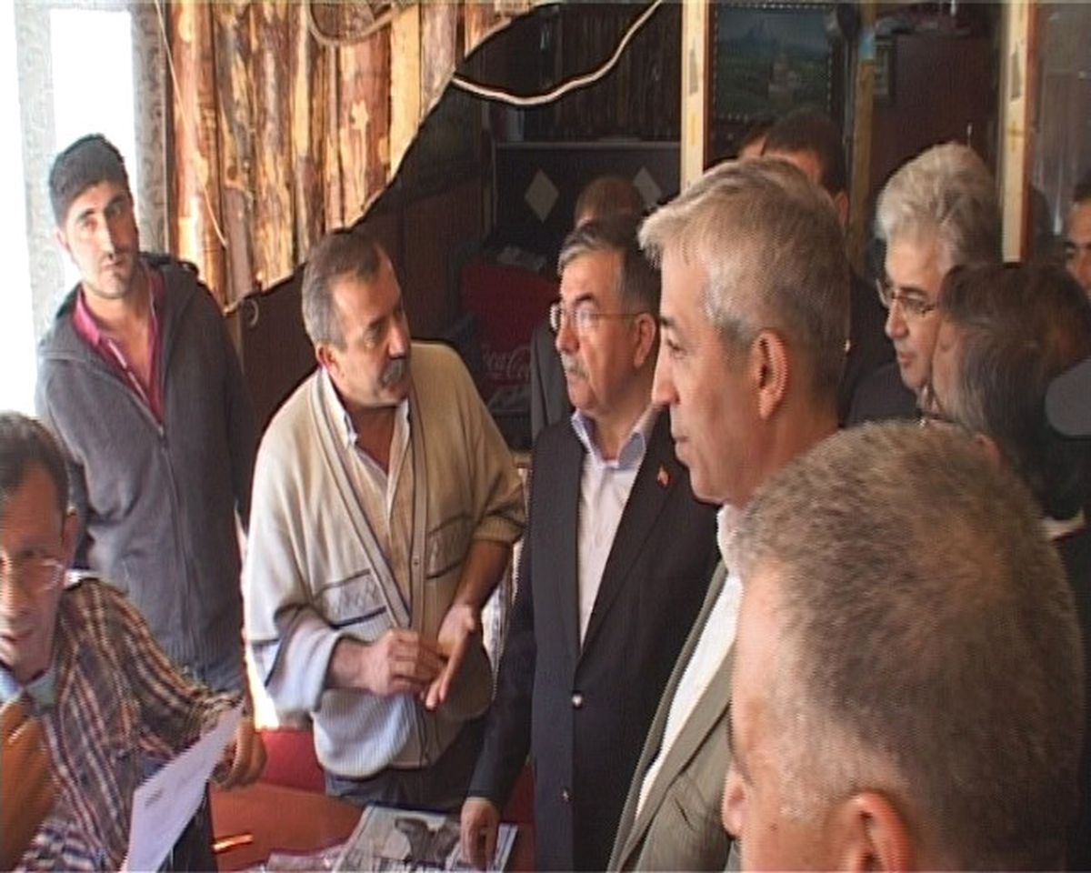 Sarıkamış\'ta Mucit, Defineci ve Bakanın İlginç Diyaloğu