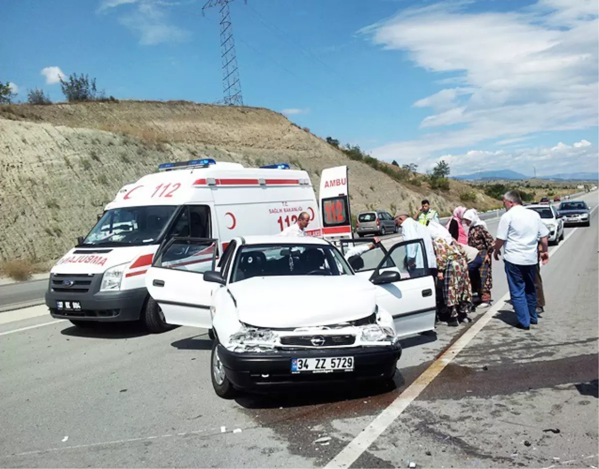 Tosya D-100 Karayolunda Trafik Kazası: 2 Yaralı