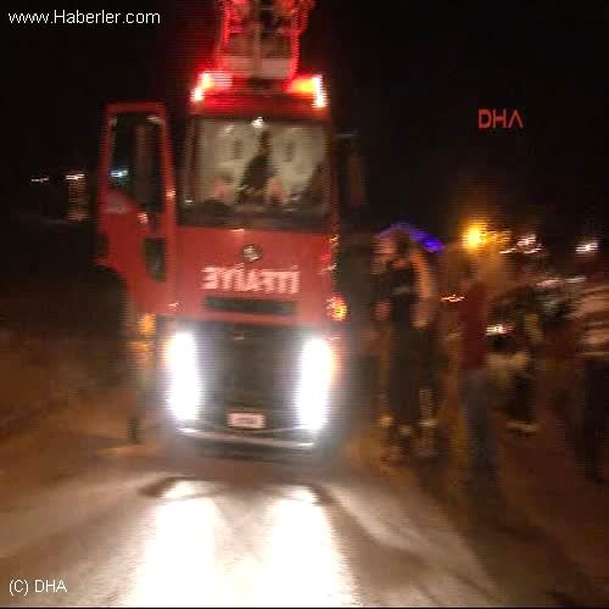 Urla\'yı Alevler Kızıla Boyadı