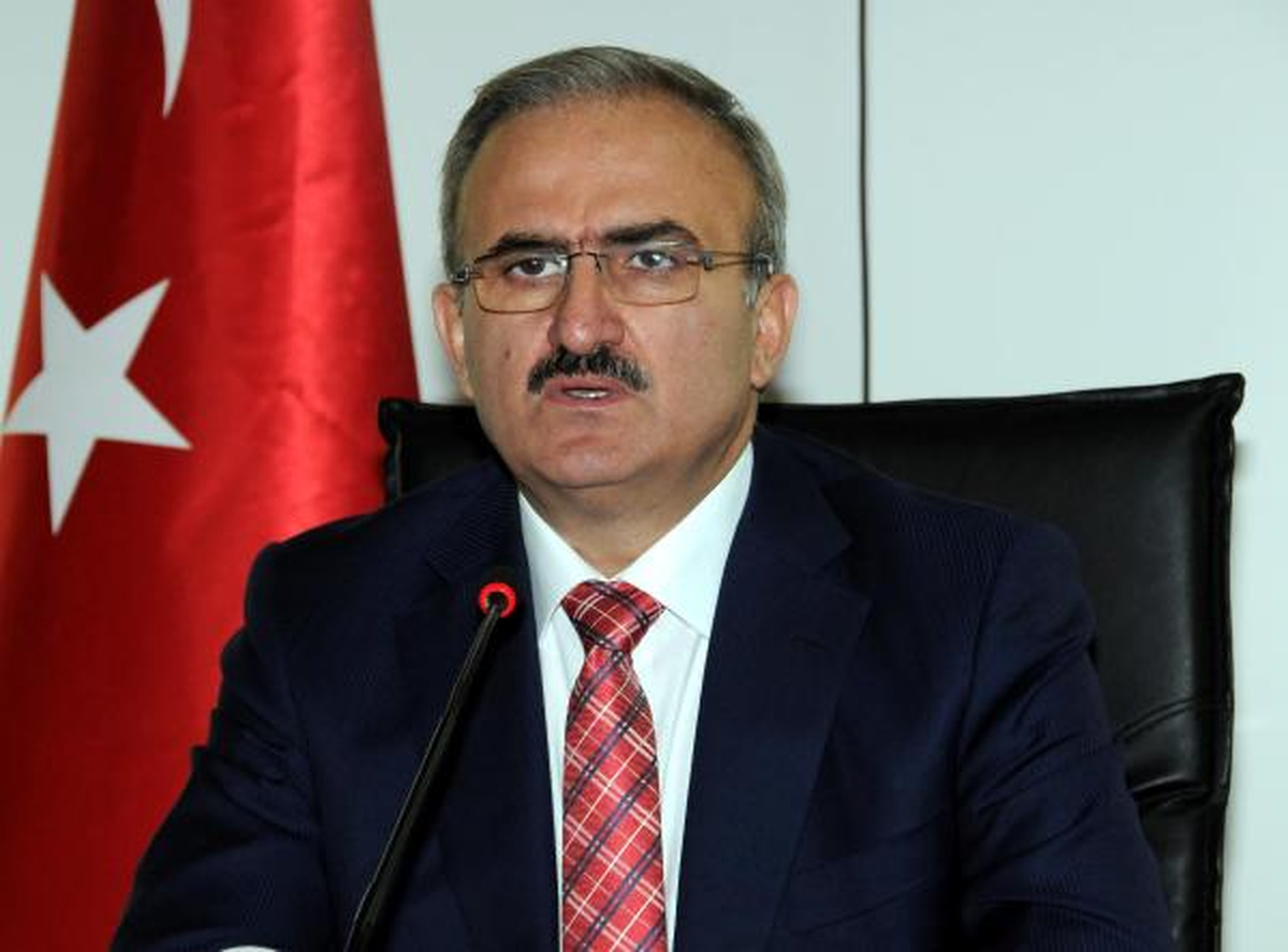 Van\'dan Merkeze Atanan Vali\'den Kürtçe Veda