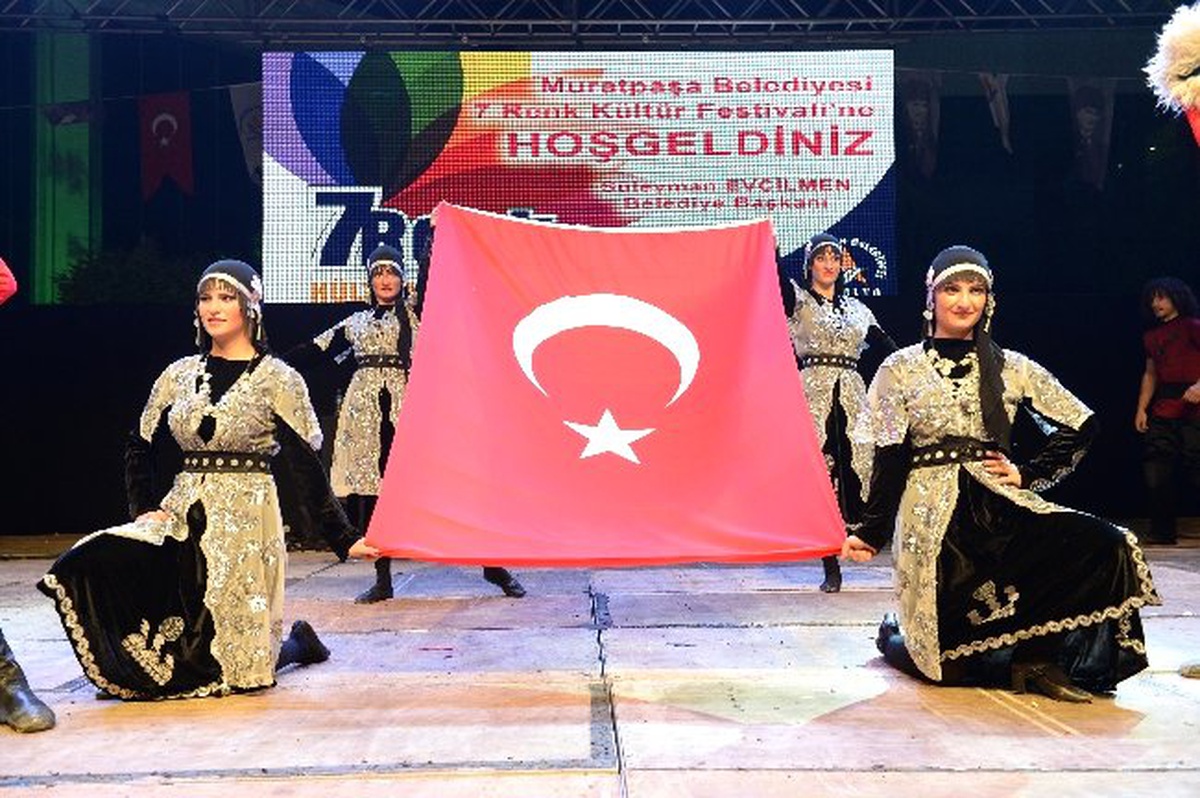 7 Renk Festivaline Görkemli Kapanış