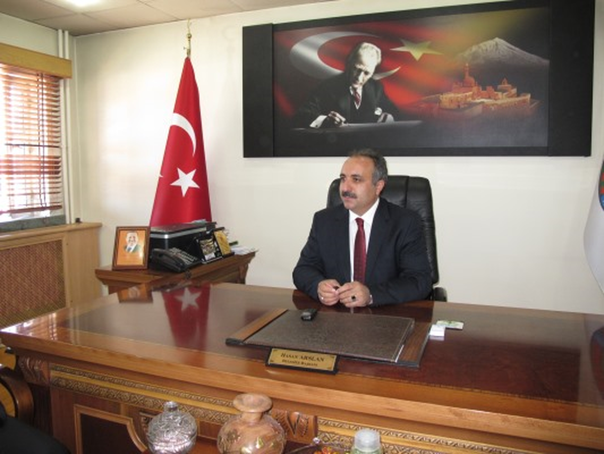Ağrı Belediye Başkanı Hasan Arslan\'dan Bayram Mesajı