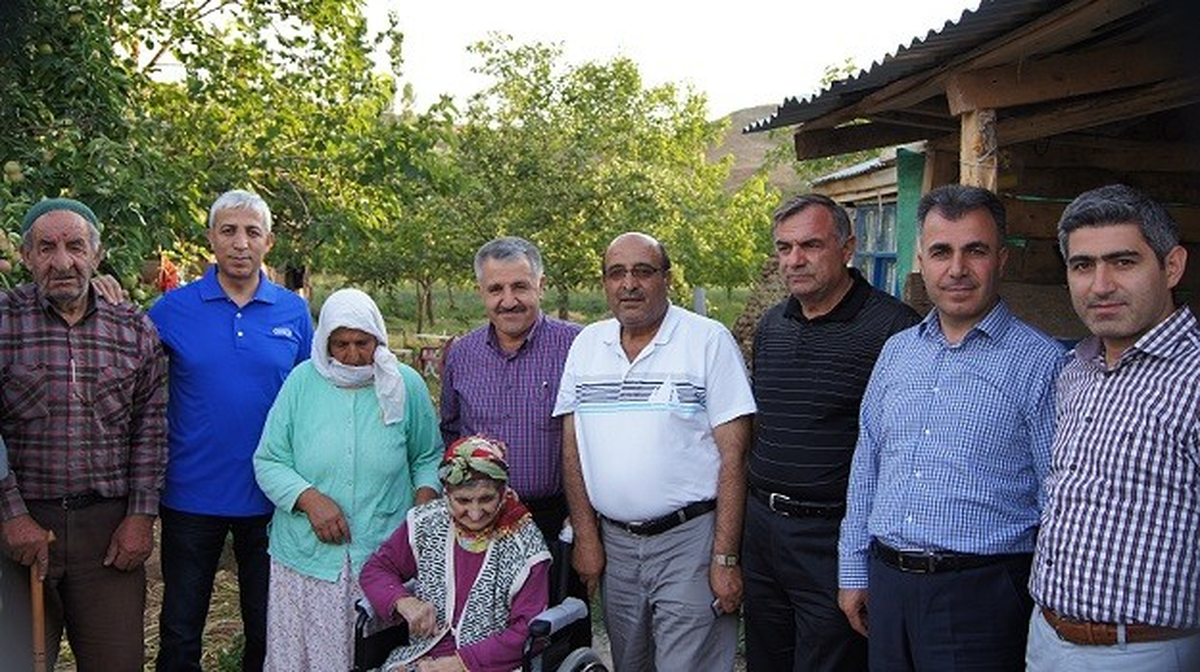 AK Parti Kars Milletvekilleri Cemile Nineyi Unutmadılar