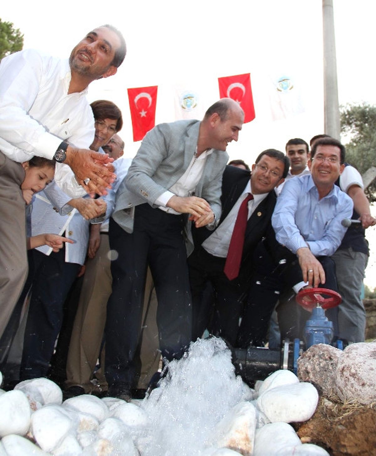 AK Parti'li Kuvvet Erim; 'İşi Ehline Verin'
