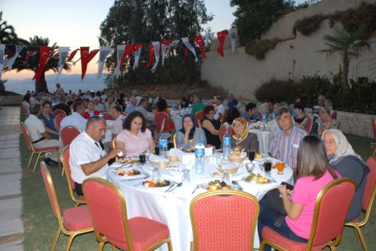 Başkan Altungün Şehit Aileleriyle İftarda Buluştu