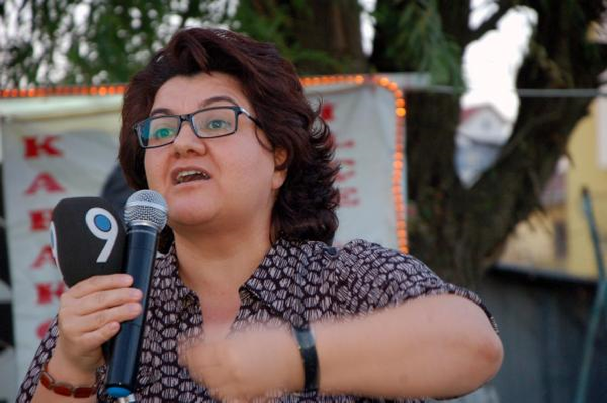 Emine Ayna\'dan Tahrik Edici Sözler