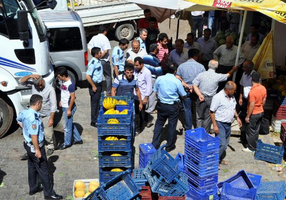 Besni\'de Sebze Halinde Kavga: 1 Yaralı