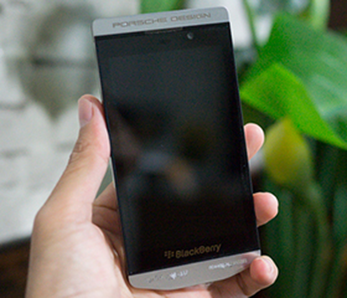 Blackberry Z10 Porsche Design Göründü