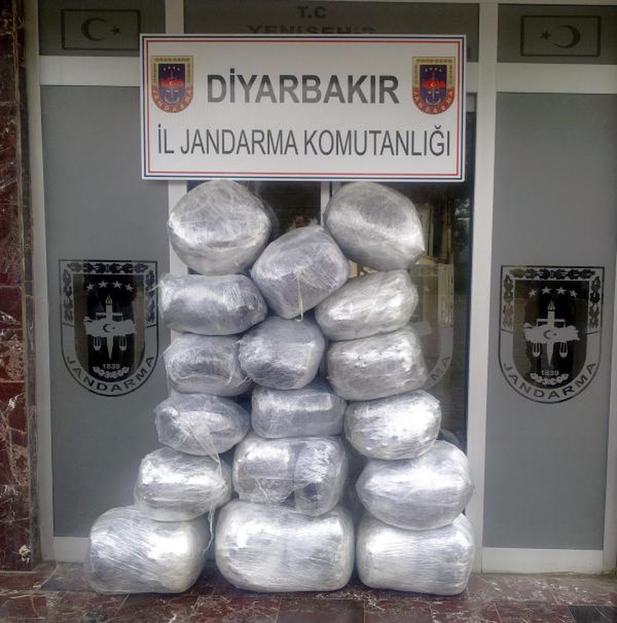 Diyarbakır\'da 210 Kilo Esrar Ele Geçirildi