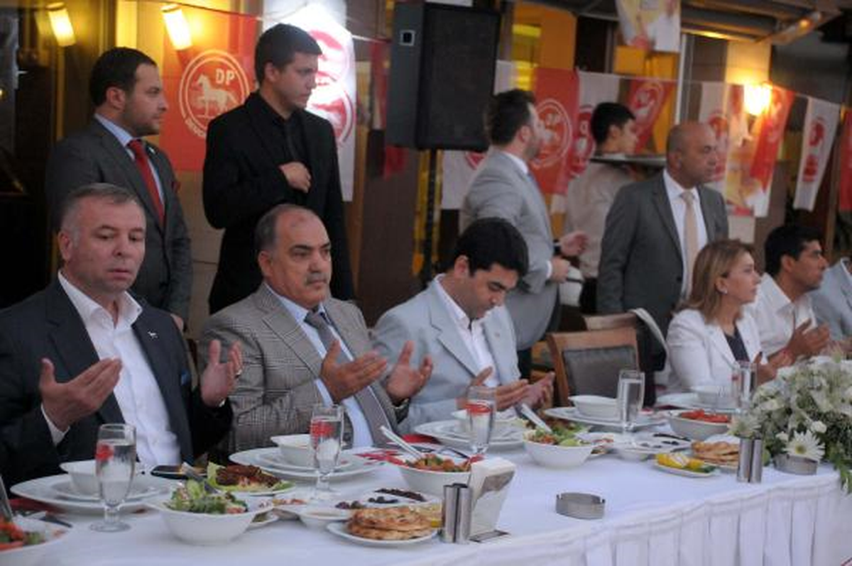 DP Genel Başkanı Gültekin Uysal Mersin\'de