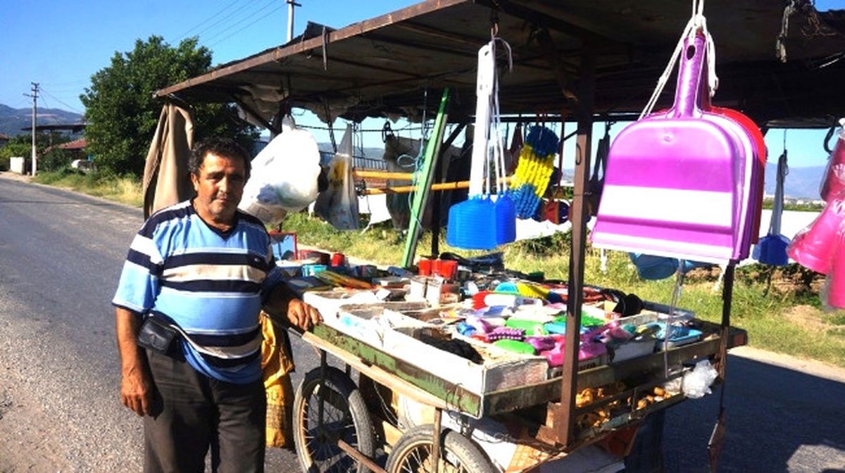 Ekmek Teknesiyle Hergün Yaya 20 Km Katediyor
