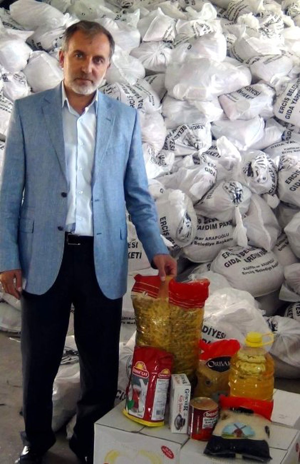 Erciş Belediyesi\'nden Bayram Öncesi Fakir Ailelere Yardım
