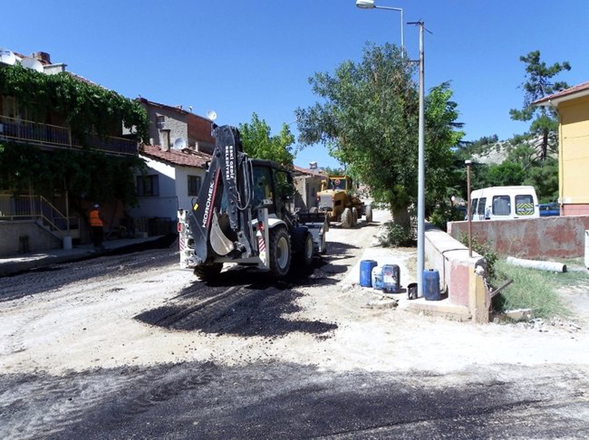 Eskigediz\'de, Kanalizasyon Çalışmalarında Bozulan Yollar Tekrar Asfaltlanıyor