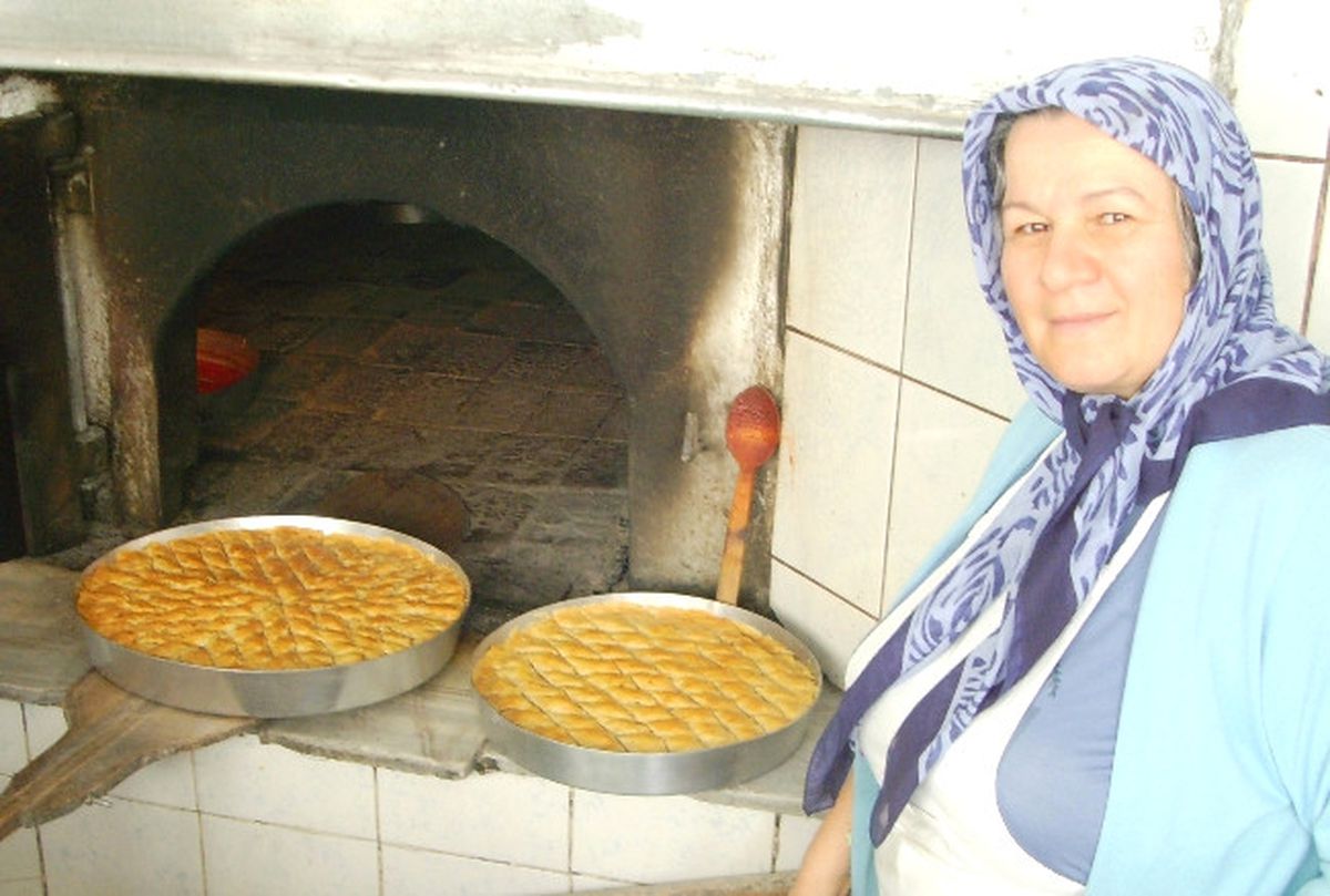 Hayrabolu\'da Bayramlık Ev Yapımı Baklavalar Revaçta