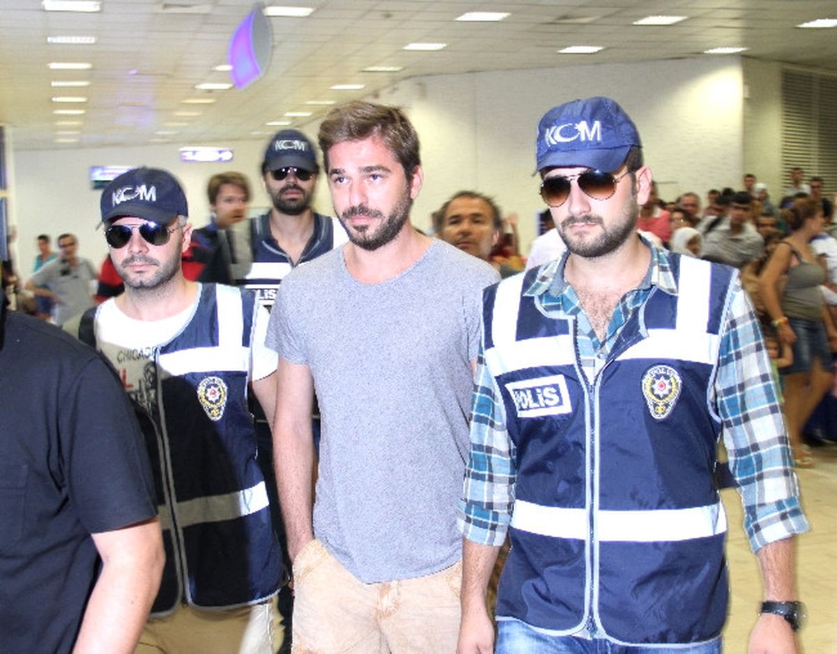 İzmir\'de Gözaltına Alınan Ünlüler İstanbul\'da