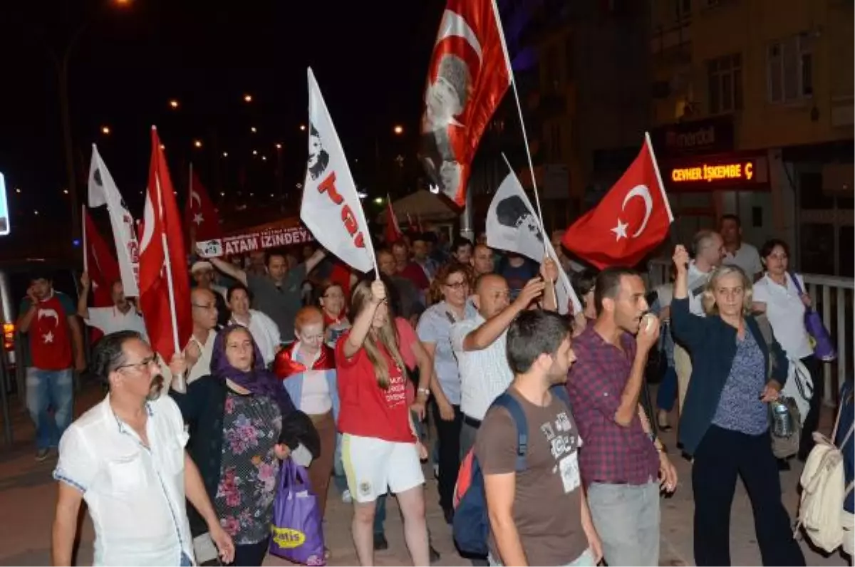 İzmit\'te 100 Kişilik Gruptan Silivri Protestosu