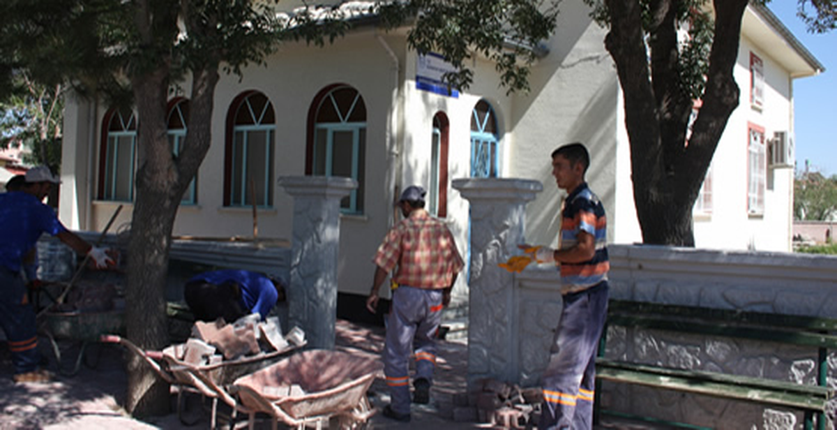 Karatay Belediyesi Cami Çevresi Düzenleme Çalışmaları Devam Ediyor