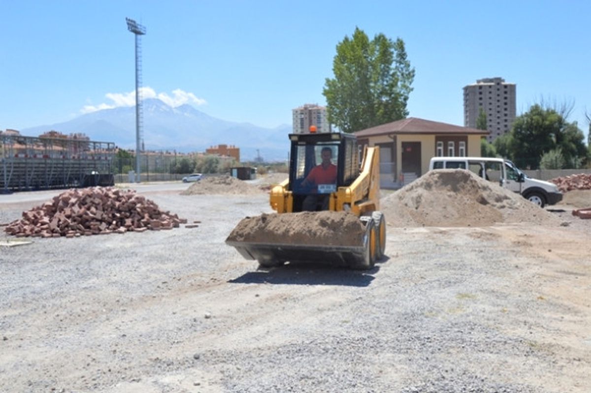 Kocasinan\'dan Argıncık Stadı\'na Çevre Düzenlemesi