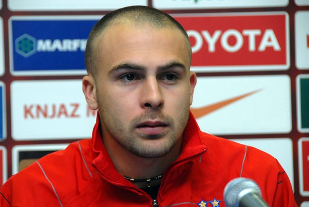 Manisaspor Perovic\'i Renklerine Kattı